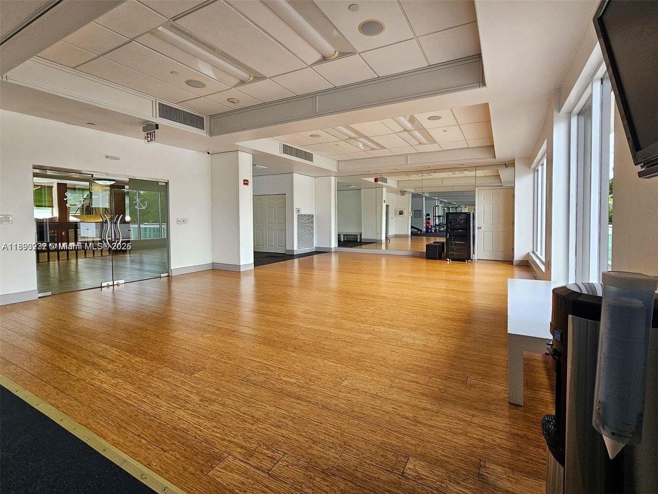ADMIRALS PORT CONDO WEST - Residential