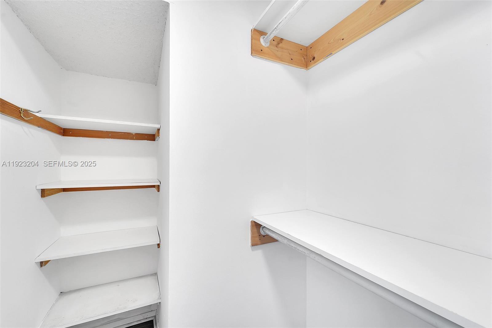 ROYAL POINCIANA CONDO - Residential Lease