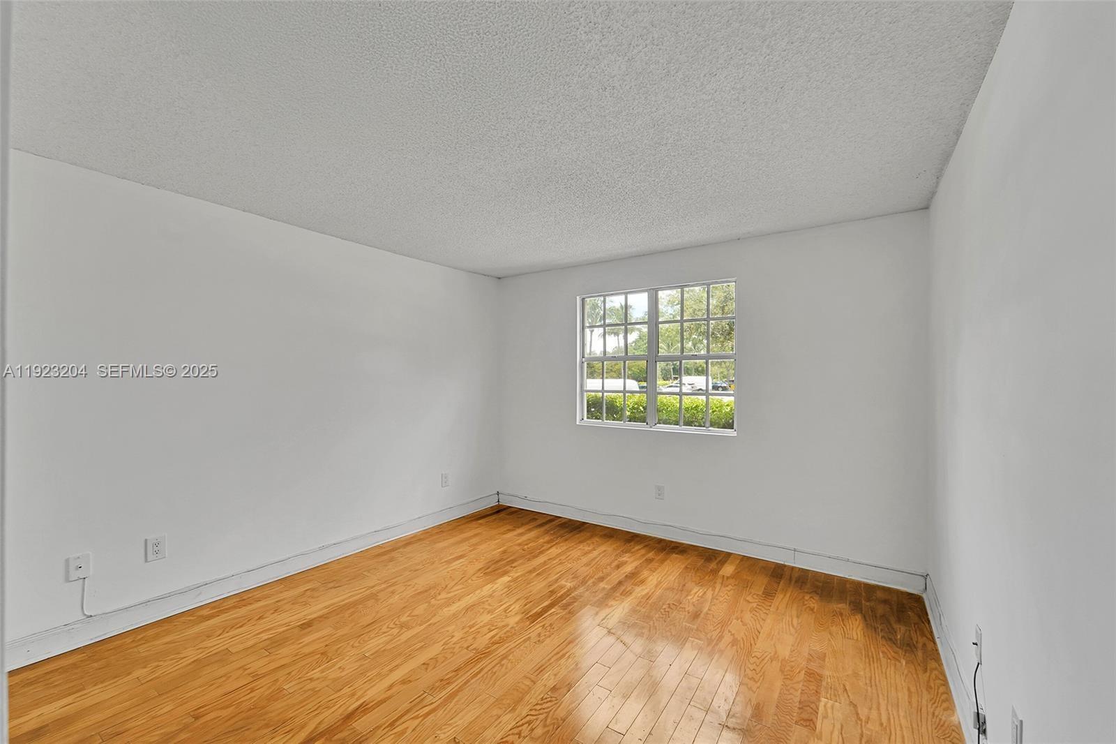 ROYAL POINCIANA CONDO - Residential Lease