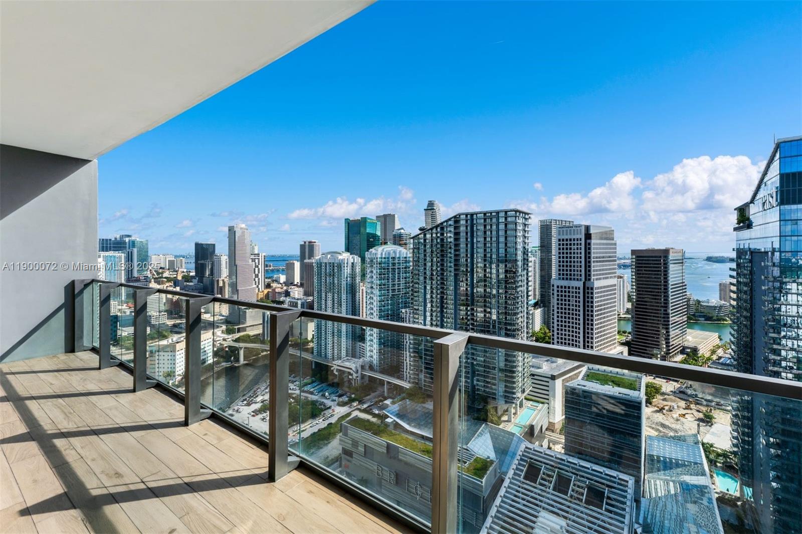 RISE CONDO - Residential