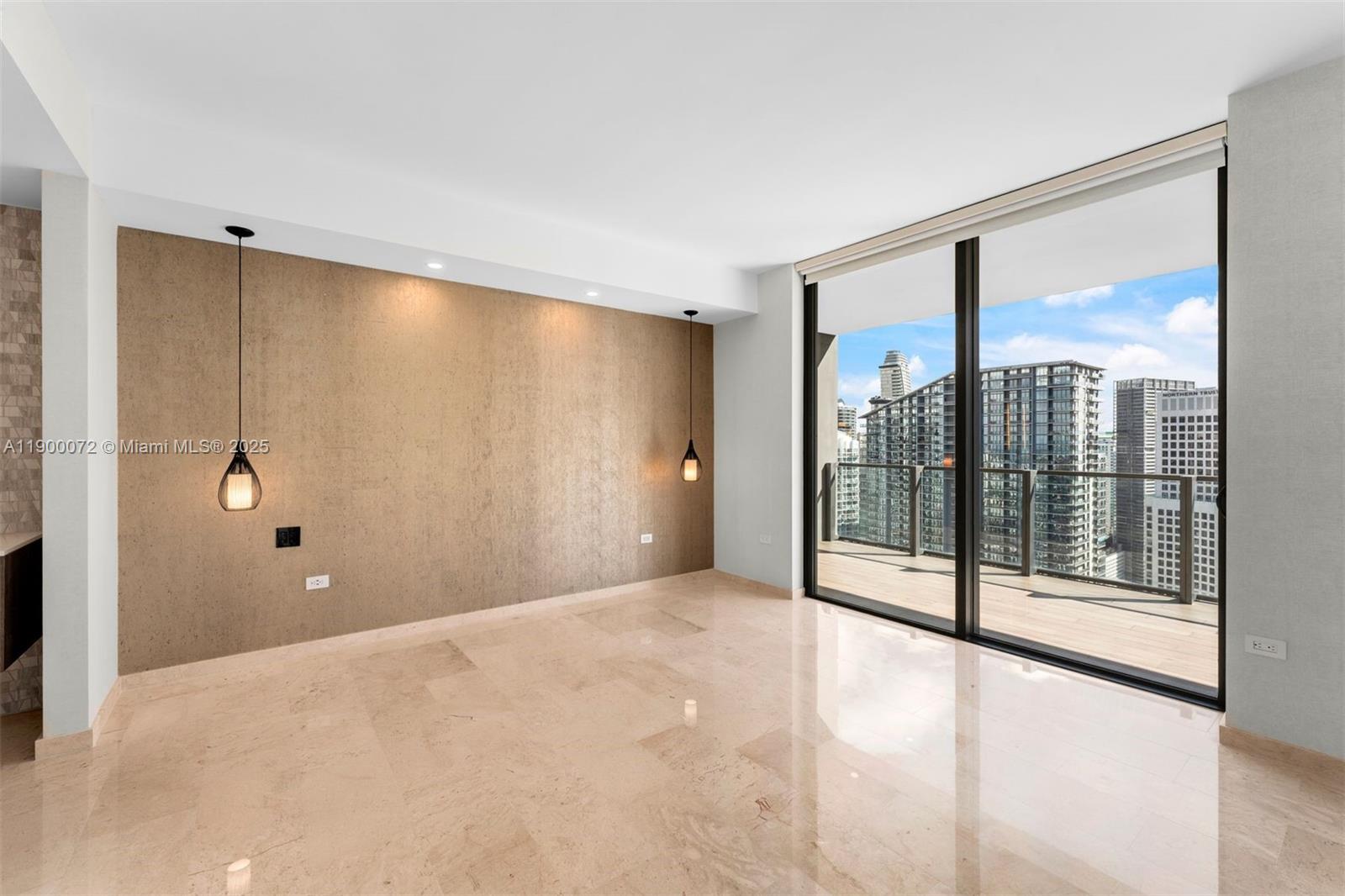 RISE CONDO - Residential