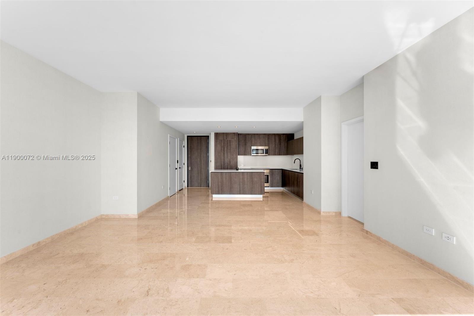 RISE CONDO - Residential