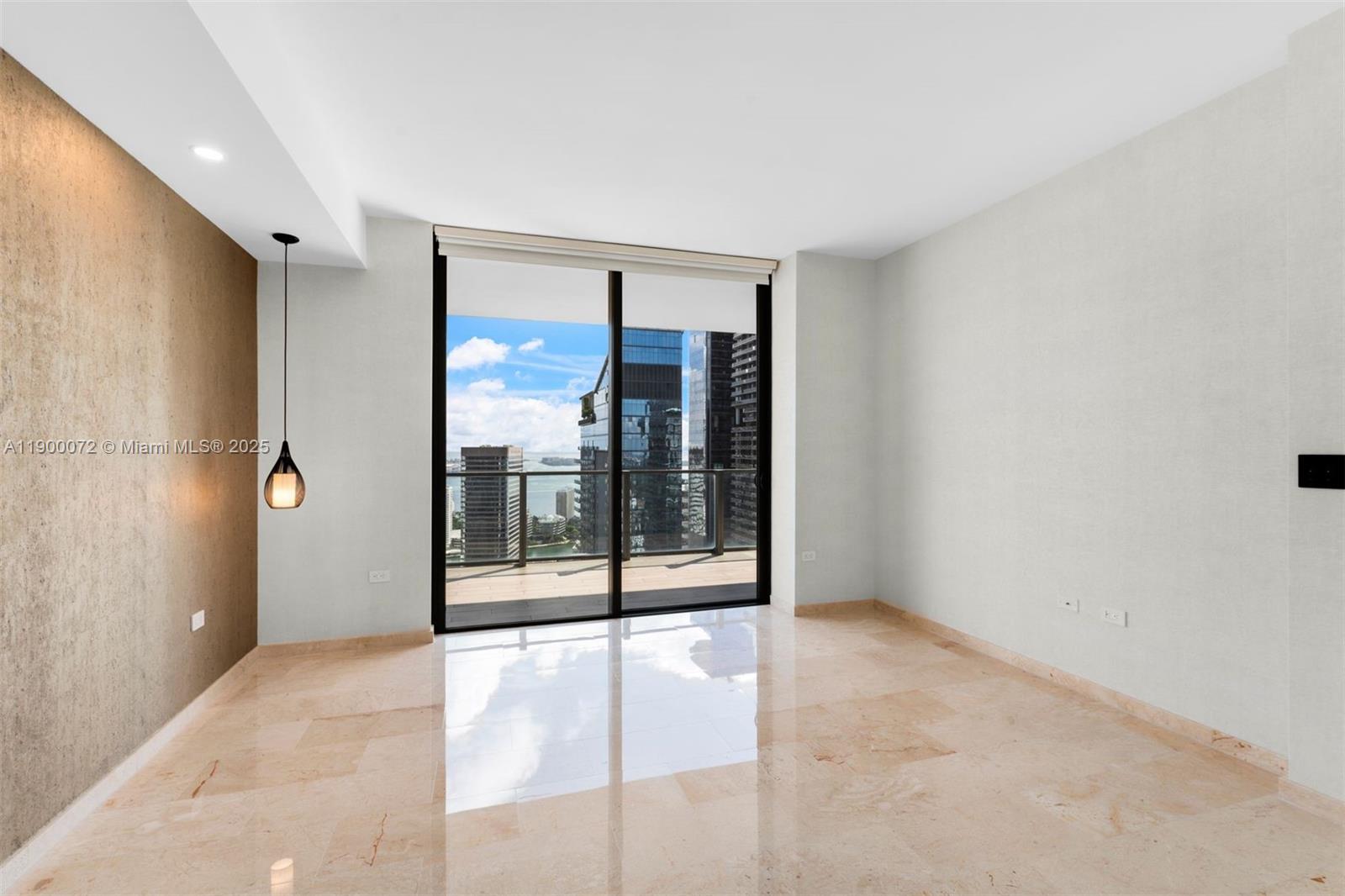 RISE CONDO - Residential