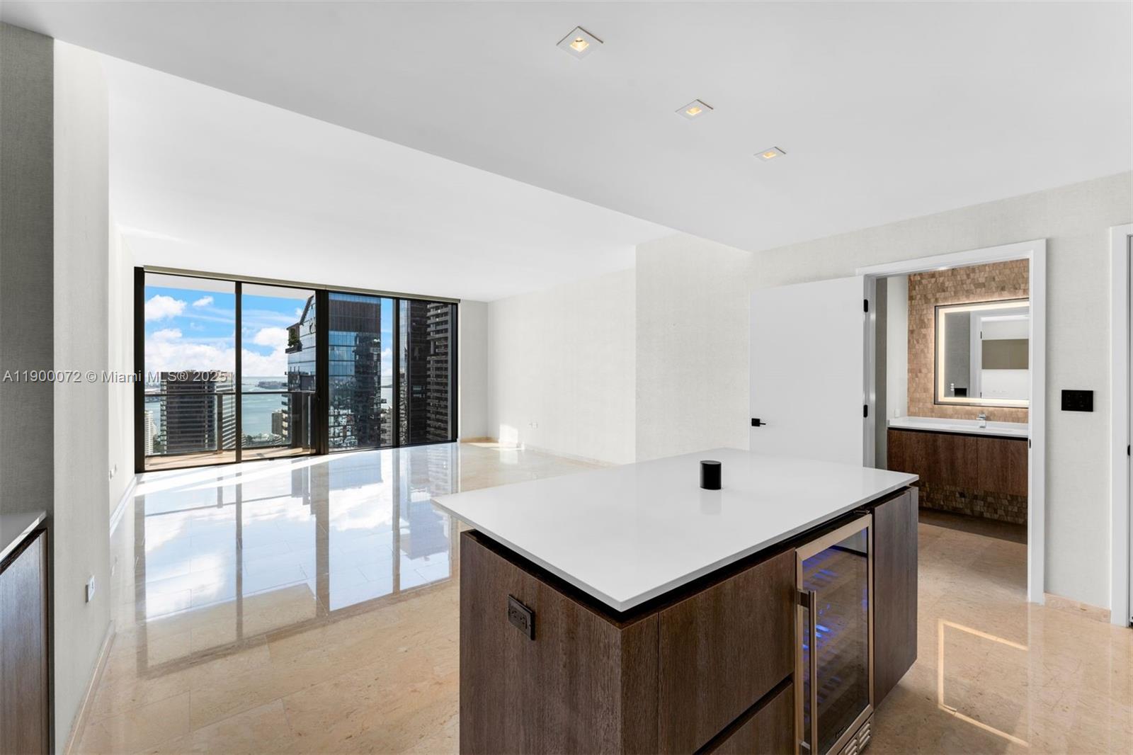 RISE CONDO - Residential