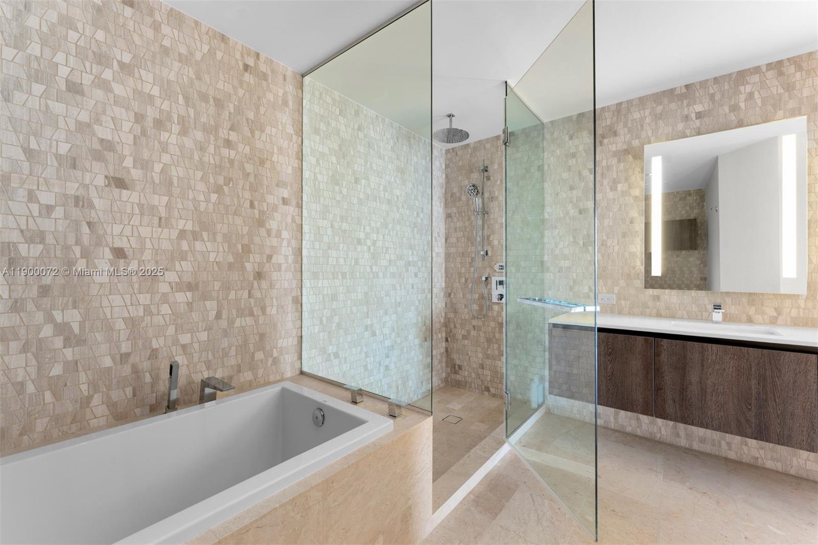 RISE CONDO - Residential