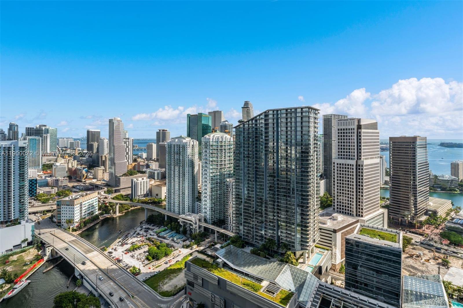 RISE CONDO - Residential