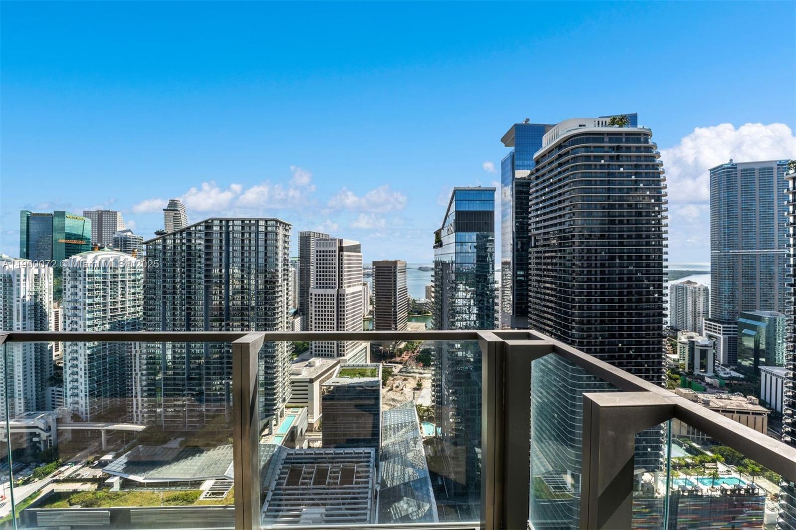 RISE CONDO - Residential