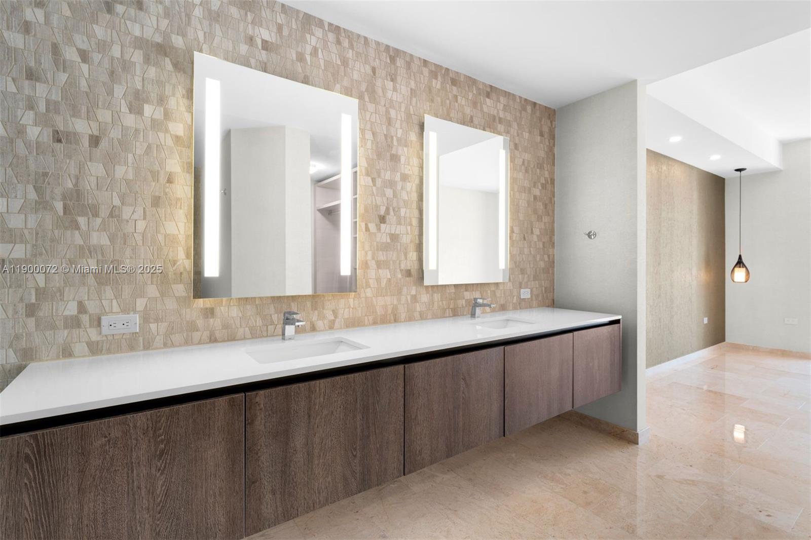 RISE CONDO - Residential