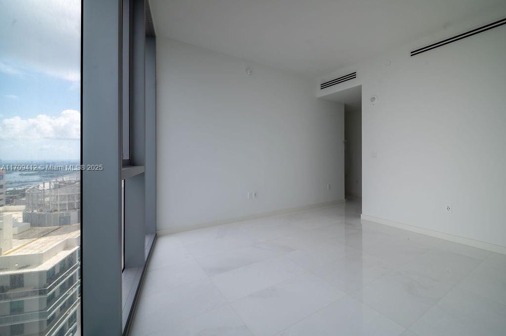 ASTON MARTIN RESIDENCES - Residential