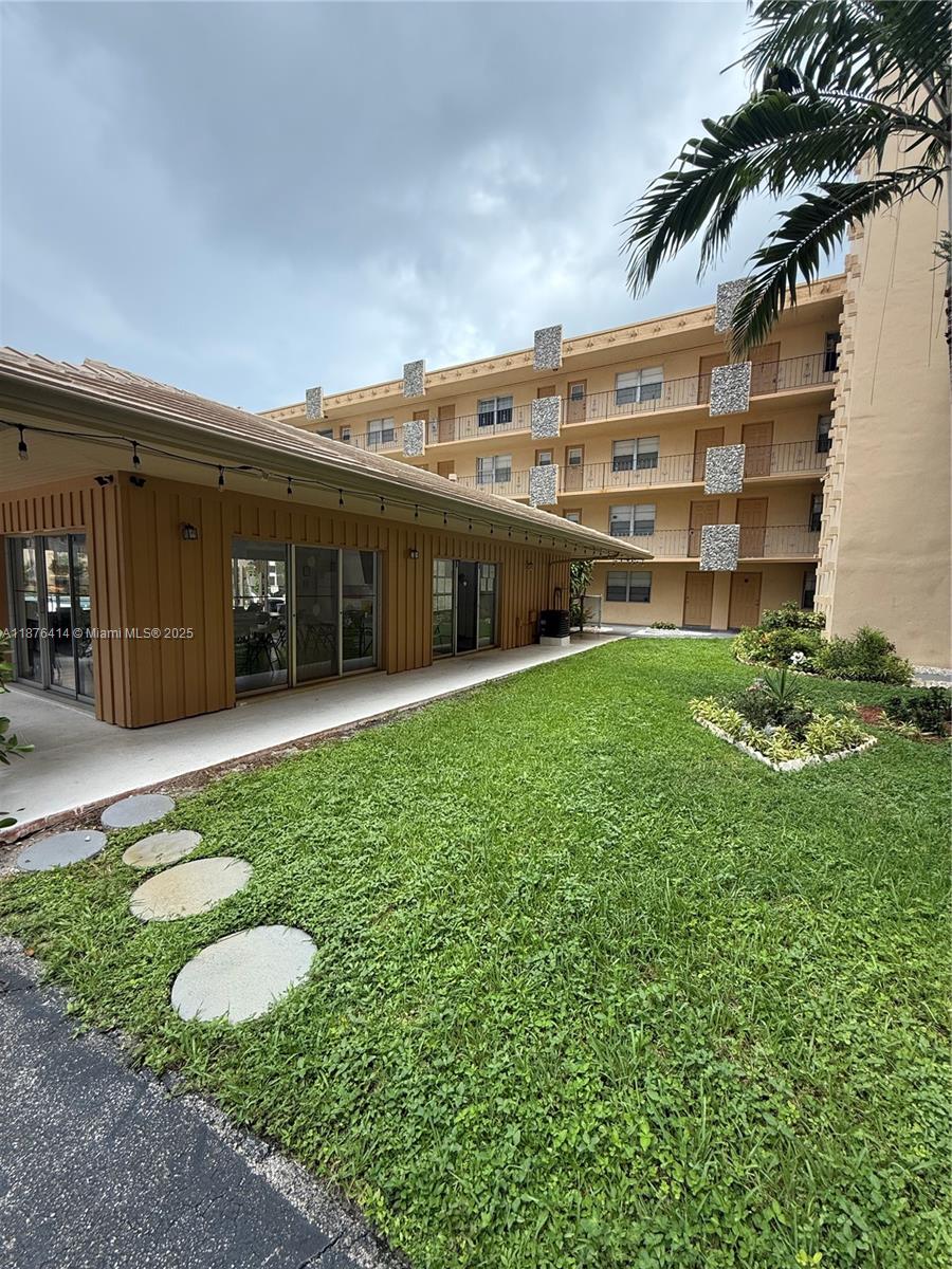 WARRENTON HOUSE CONDO - Residential