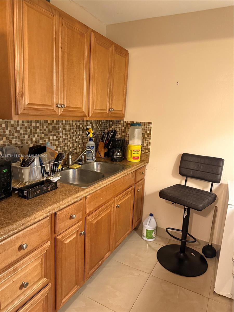 WARRENTON HOUSE CONDO - Residential