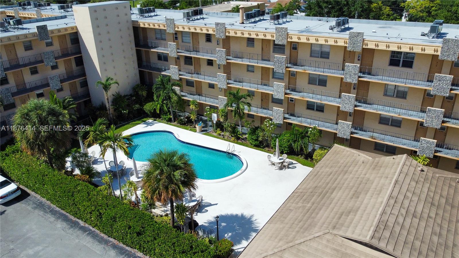 WARRENTON HOUSE CONDO - Residential