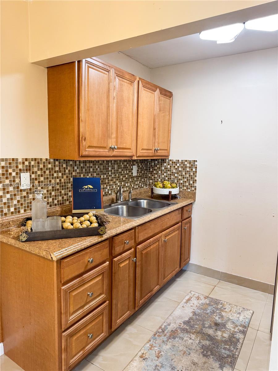 WARRENTON HOUSE CONDO - Residential