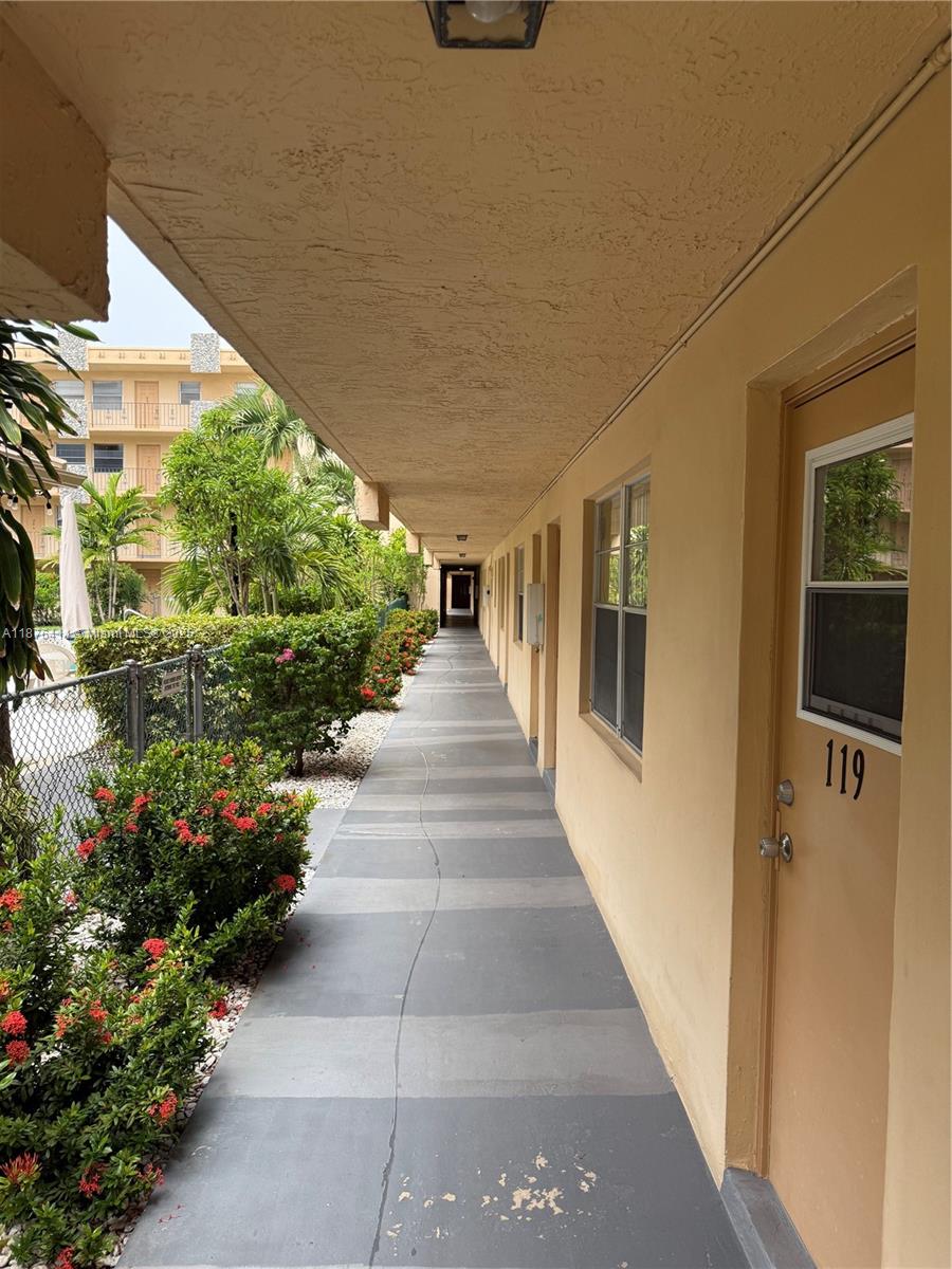 WARRENTON HOUSE CONDO - Residential