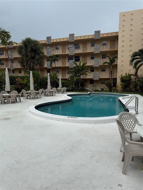 Photo of 2145 Pierce St #118, Hollywood, FL 33020 (MLS # A11876414)