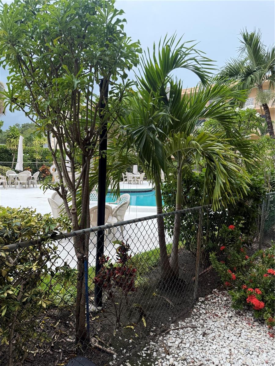 WARRENTON HOUSE CONDO - Residential