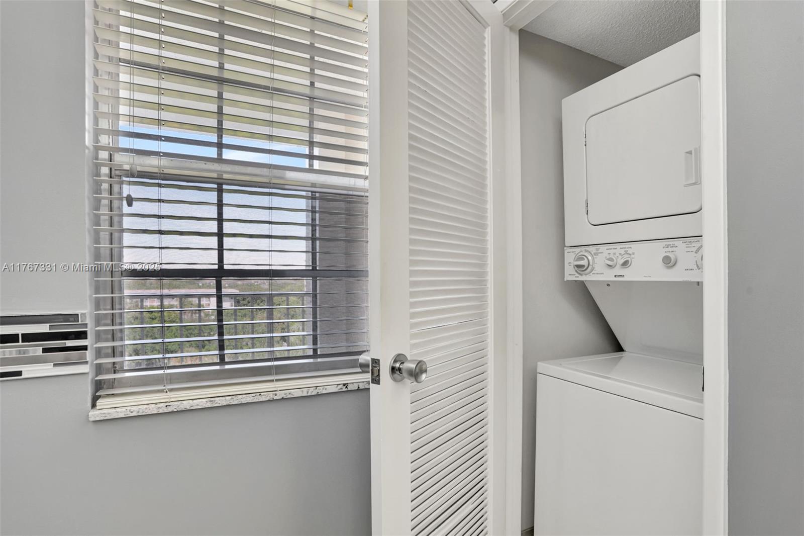 NO 112 PALM-AIRE COUNTRY - Residential