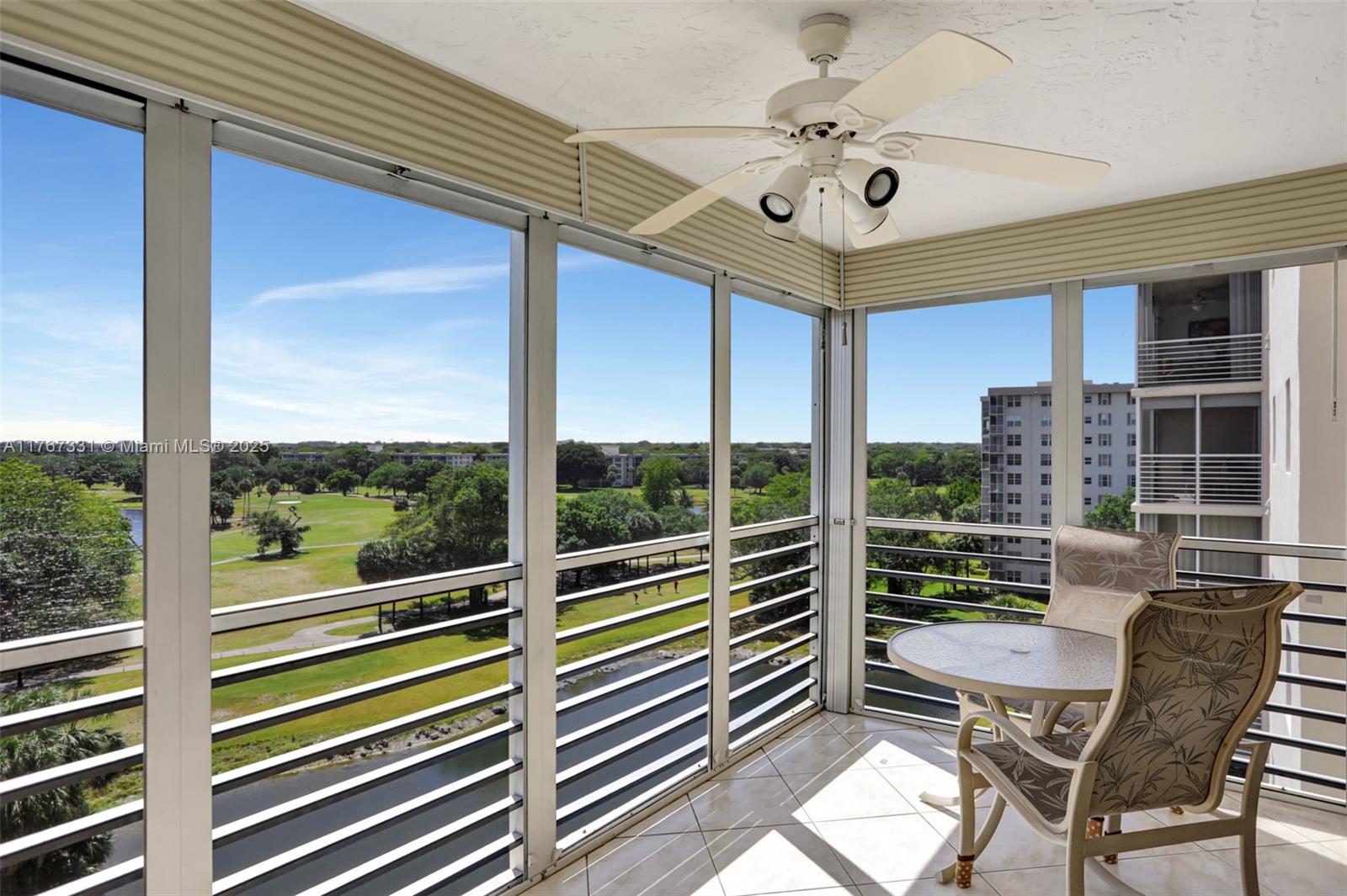 NO 112 PALM-AIRE COUNTRY - Residential