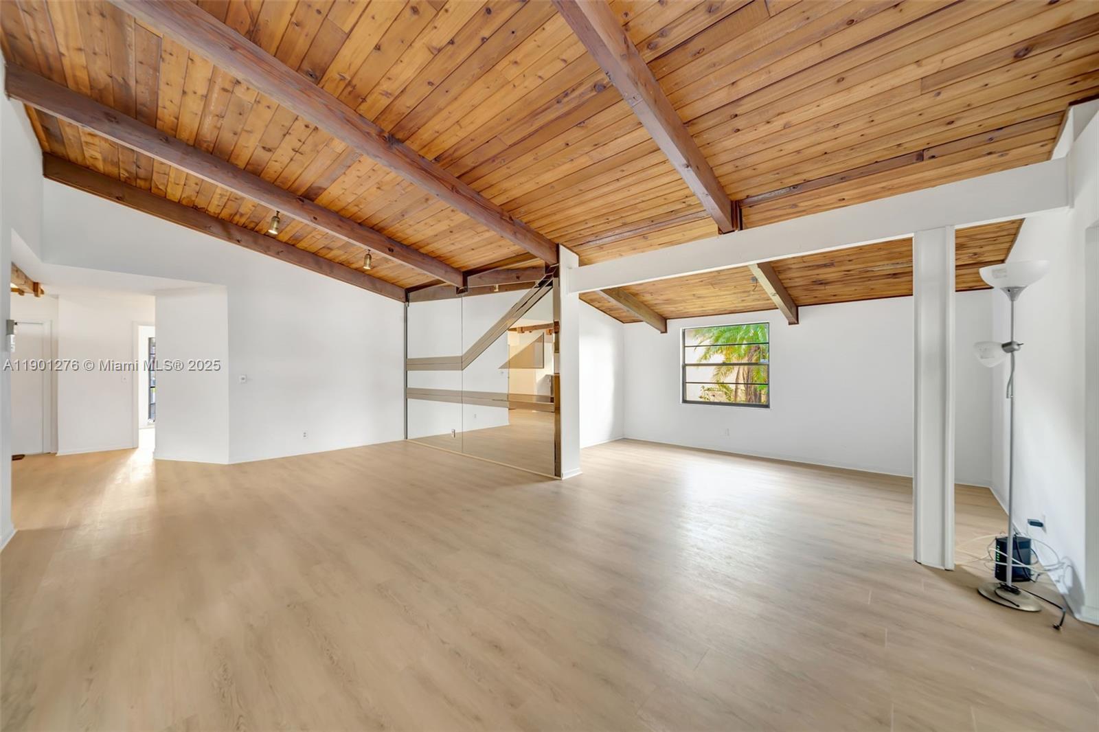 616 Briarwood Cir 1-44
