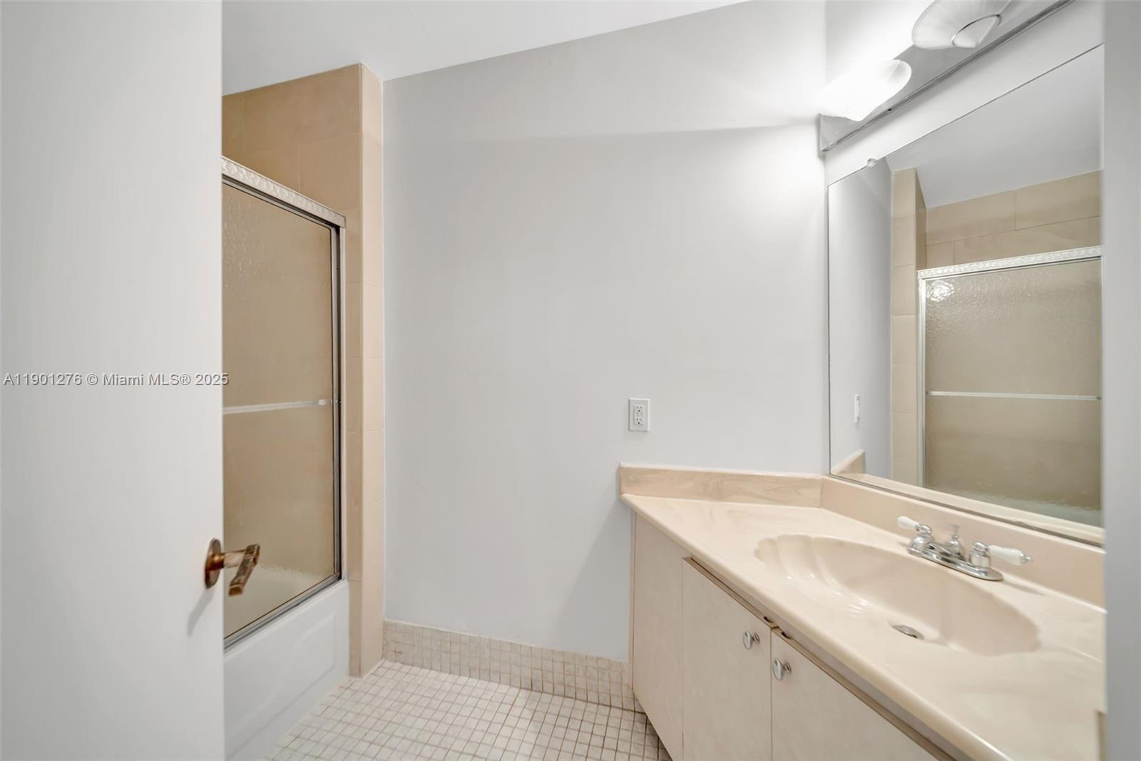 VILLAS AT CARRIAGE HILLS - Residential