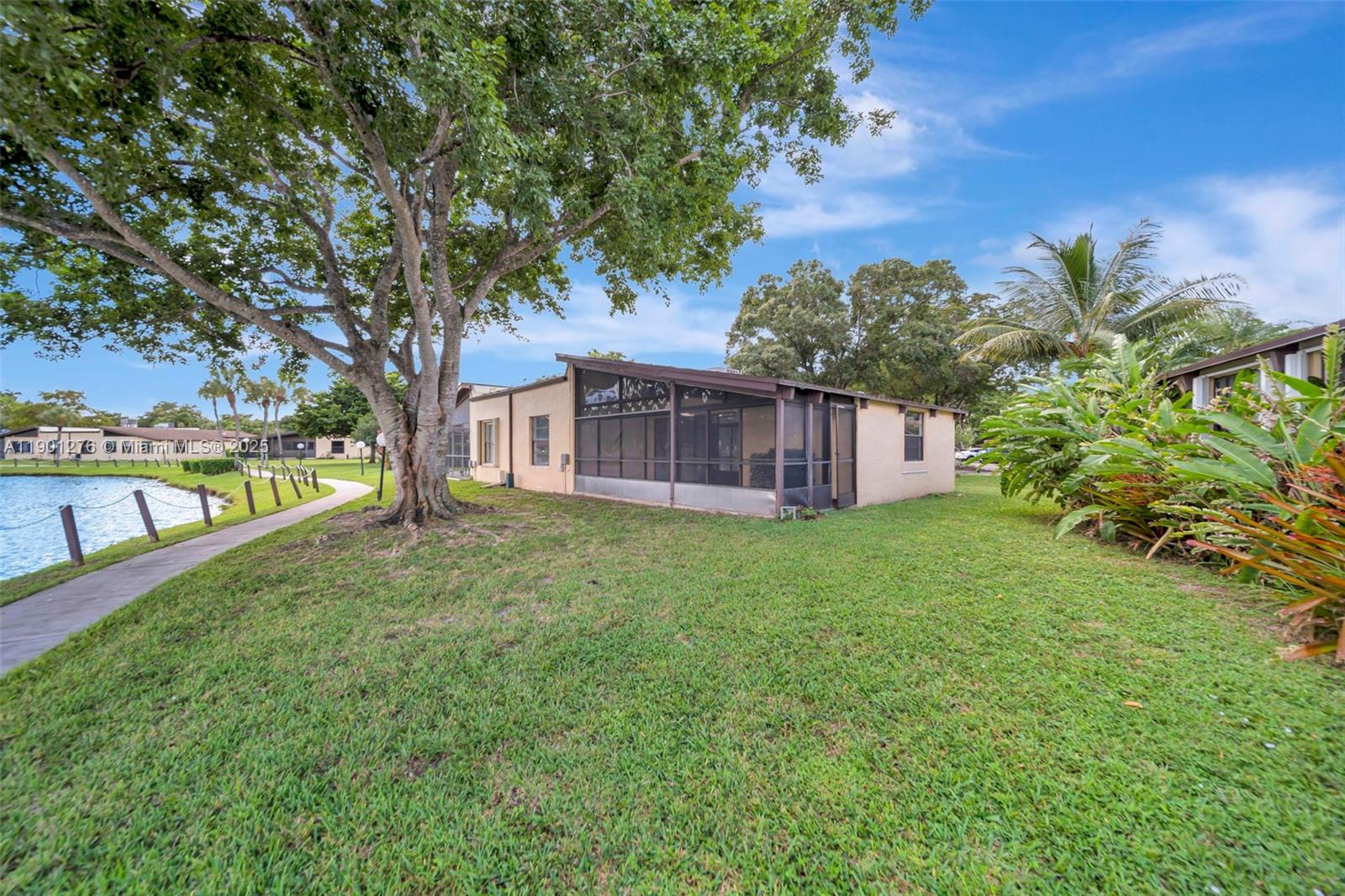 VILLAS AT CARRIAGE HILLS - Residential