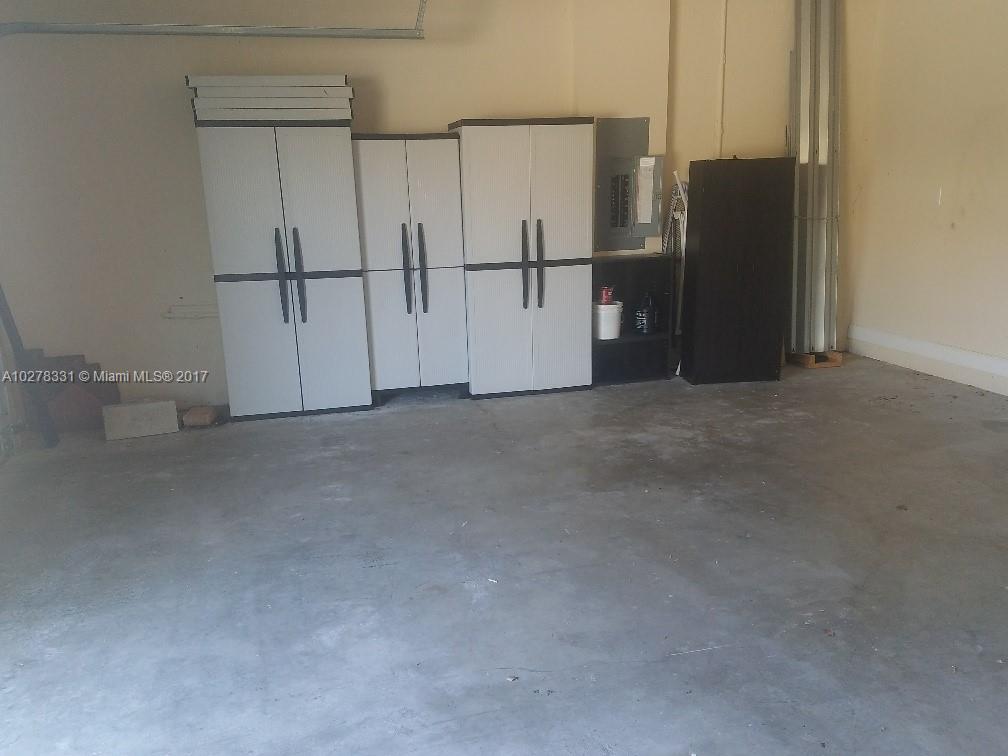 BAYWINDS OF FLORES - Residential Lease