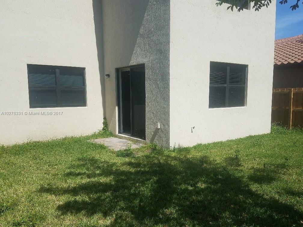 BAYWINDS OF FLORES - Residential Lease