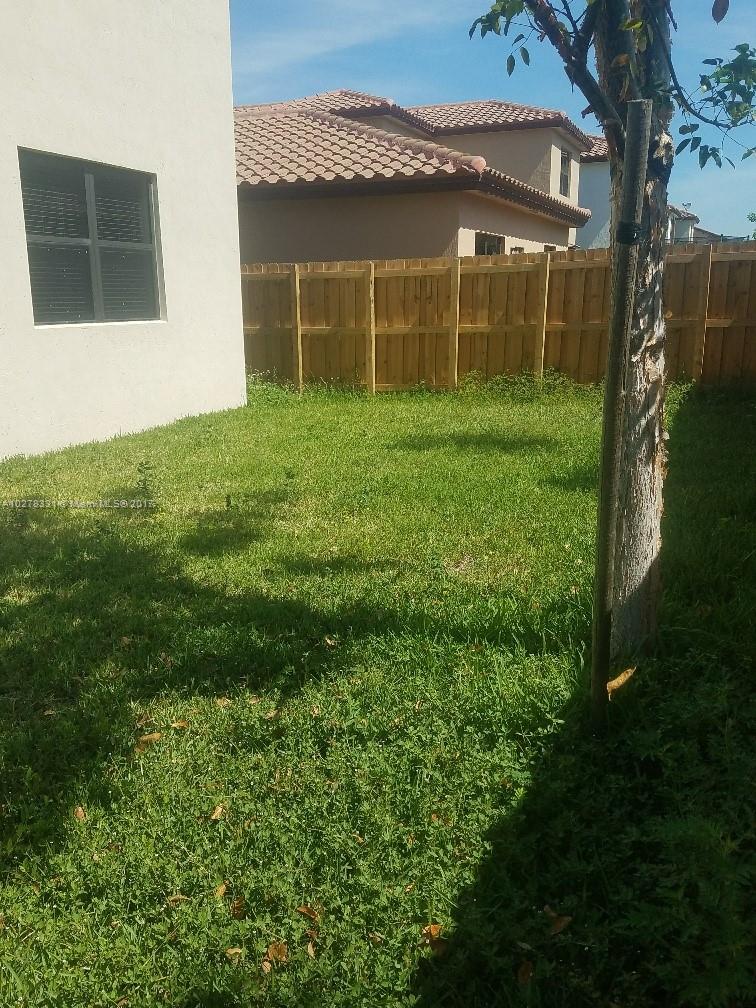 BAYWINDS OF FLORES - Residential Lease