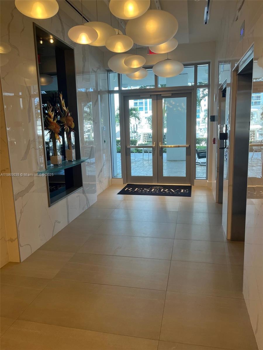 MARINA PALMS RESIDENCES - Residential Lease