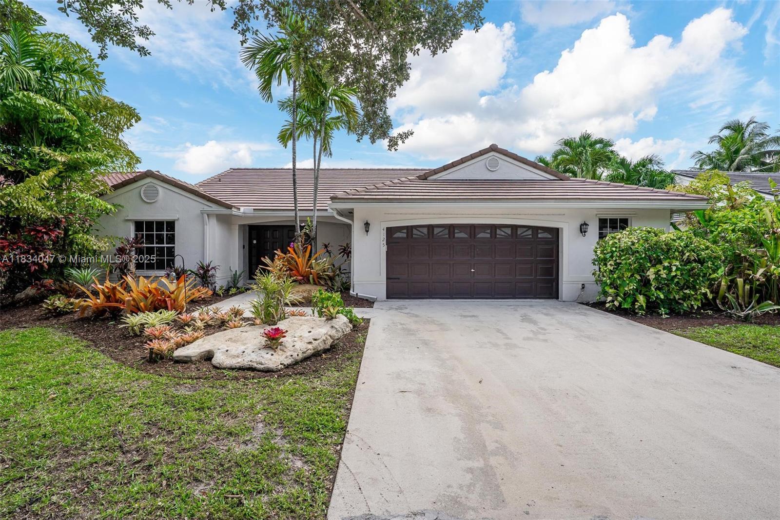 4125 SW 152nd Ave, Miramar, FL, 33027/$725,000 2 4125 SW 152nd Ave