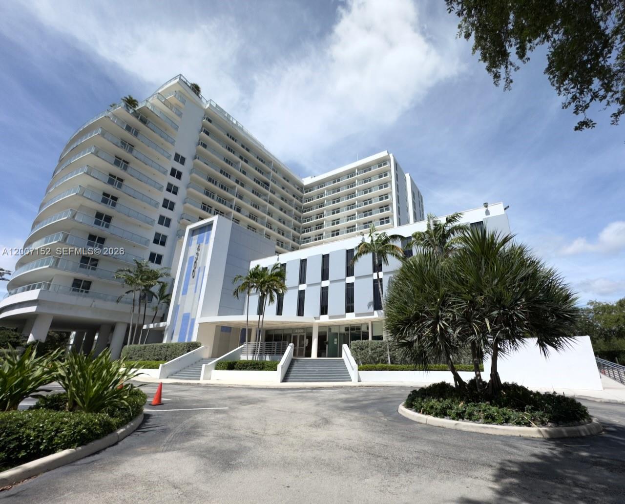 4300 Biscayne Blvd 206