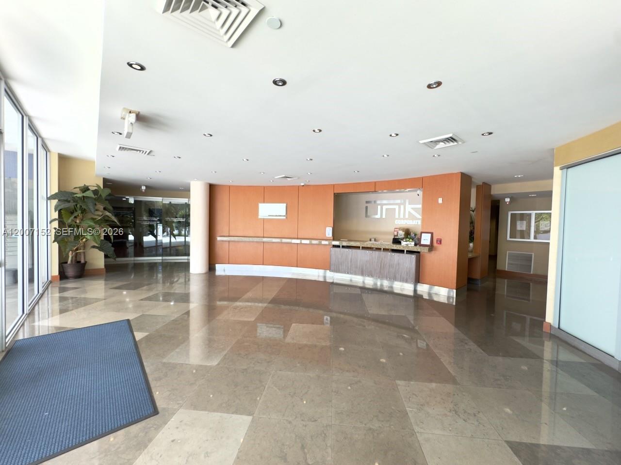 4300 Biscayne Blvd 206