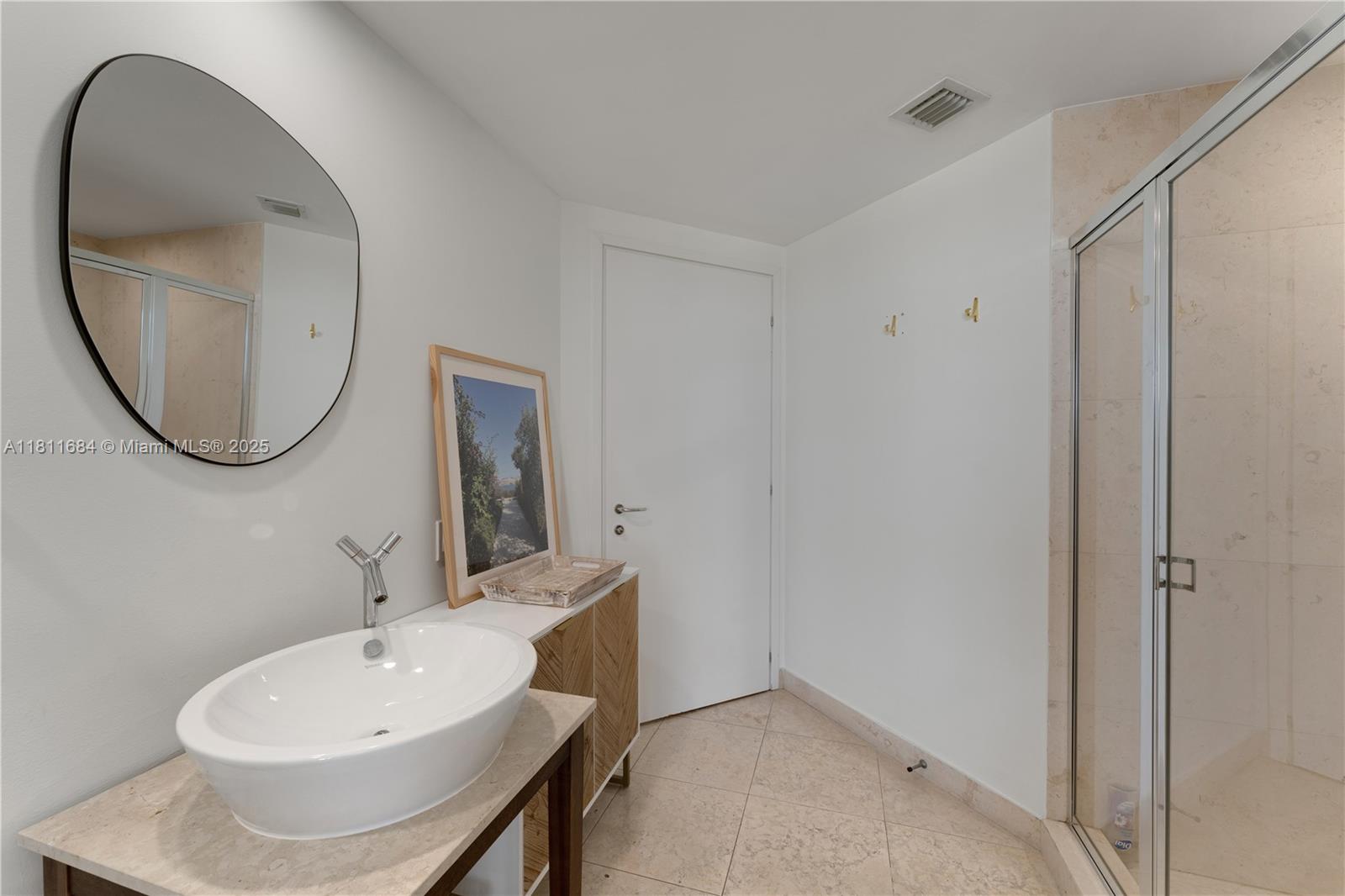 ICON CONDO - Residential Lease
