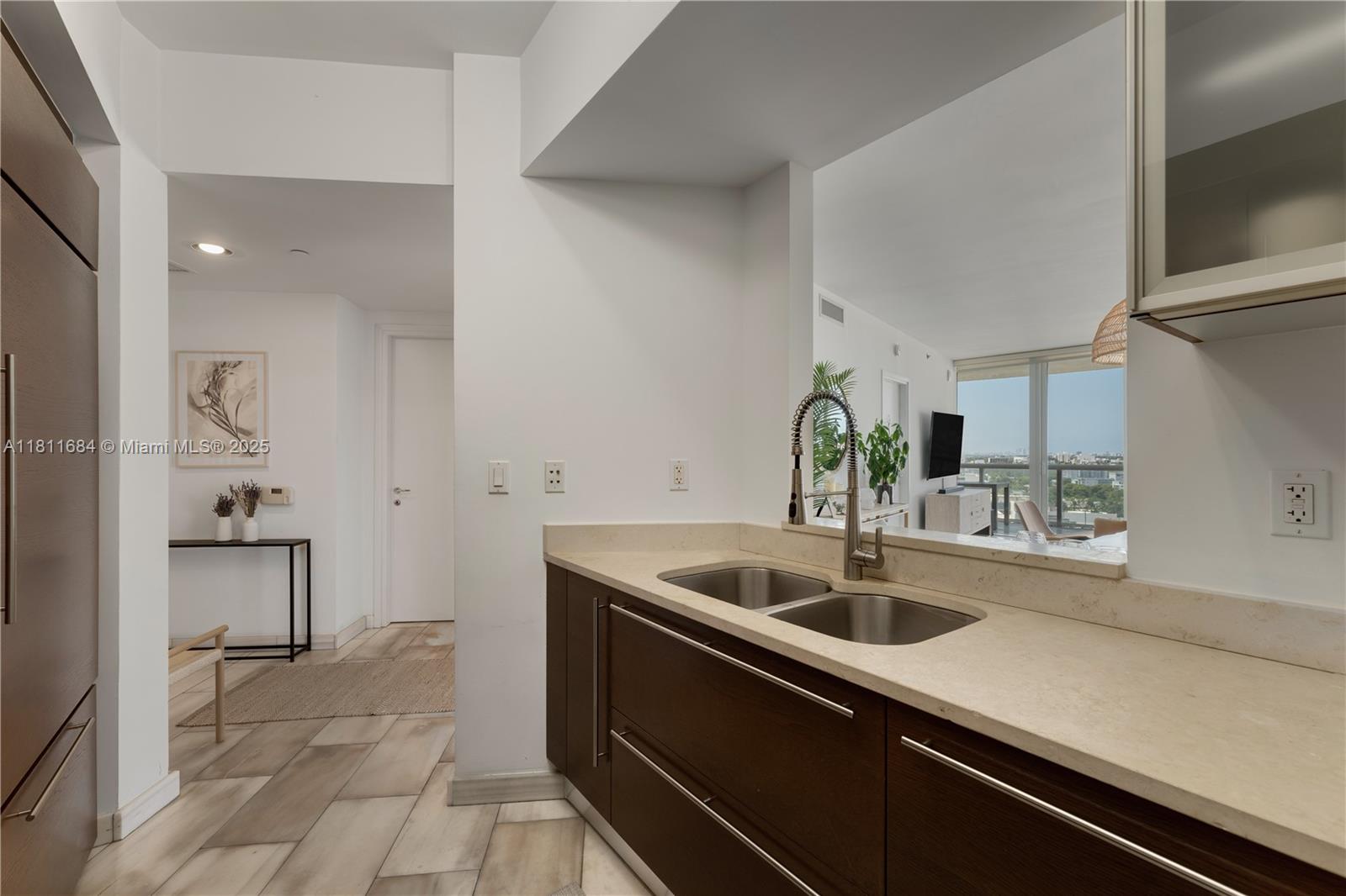 ICON CONDO - Residential Lease