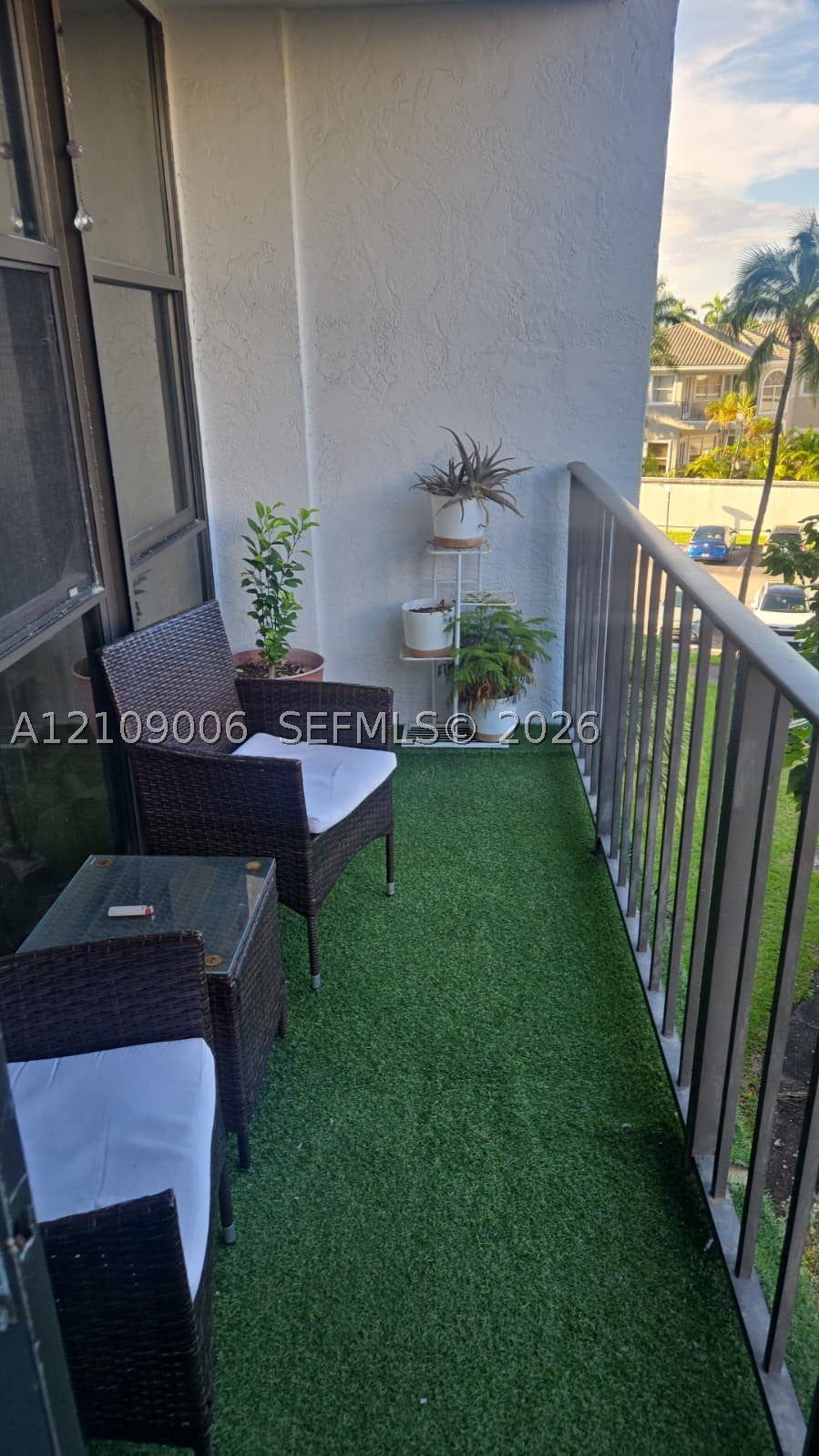 1000 Parkview Dr 406