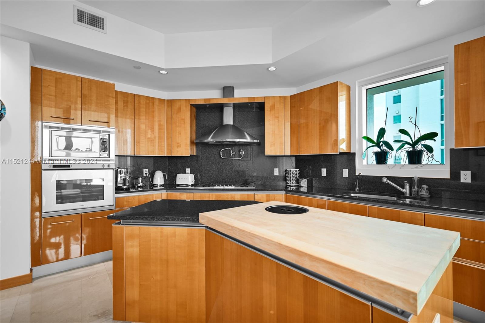 TURNBERRY OCEAN COLONY - Residential