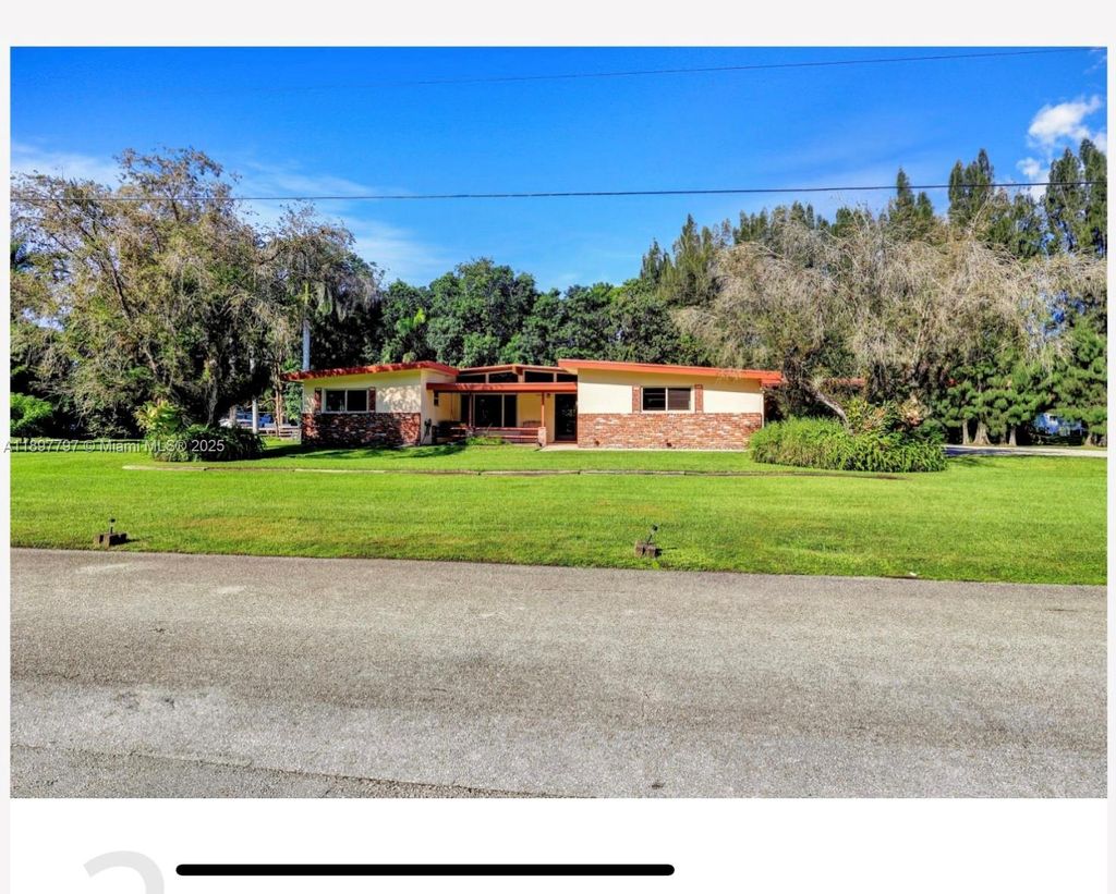 Photo of 4321 SW 100th Ter, Davie, FL 33328 (MLS # A11897797)