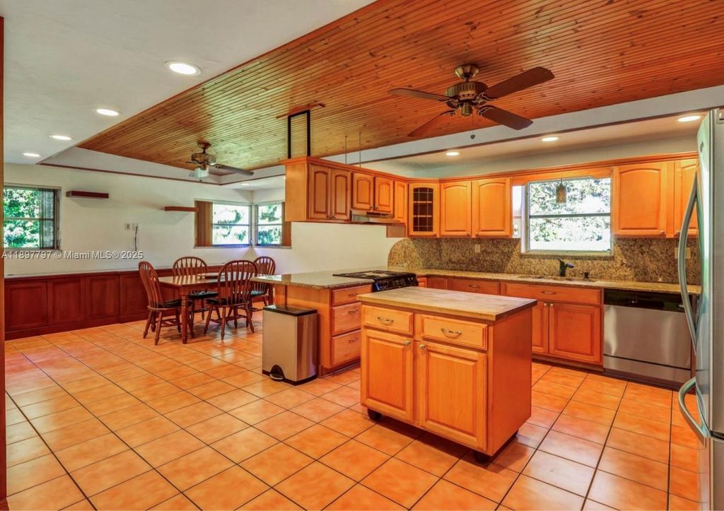 Photo of 4321 SW 100th Ter, Davie, FL 33328 (MLS # A11897797)