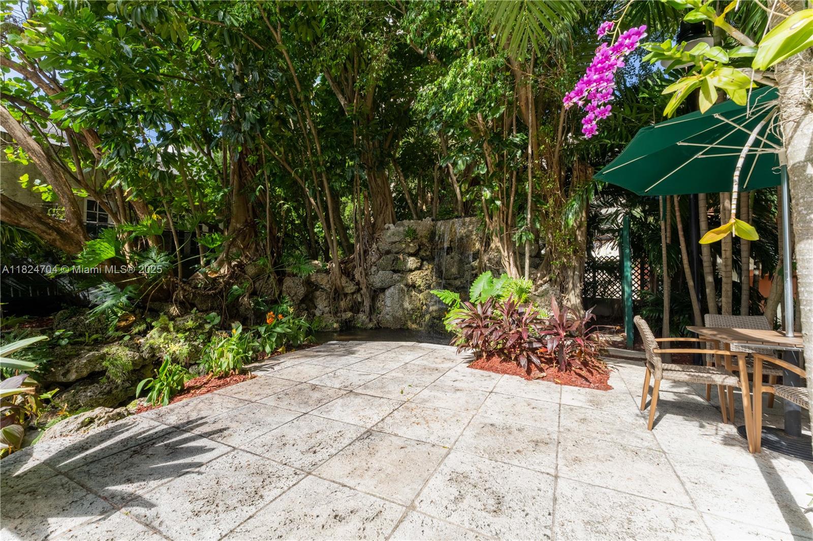 THE MUTINY CONDO - Residential