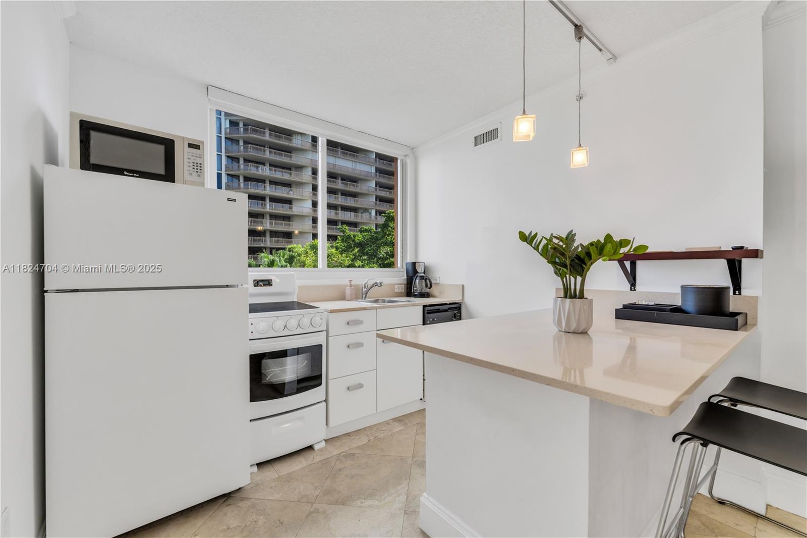 THE MUTINY CONDO - Residential