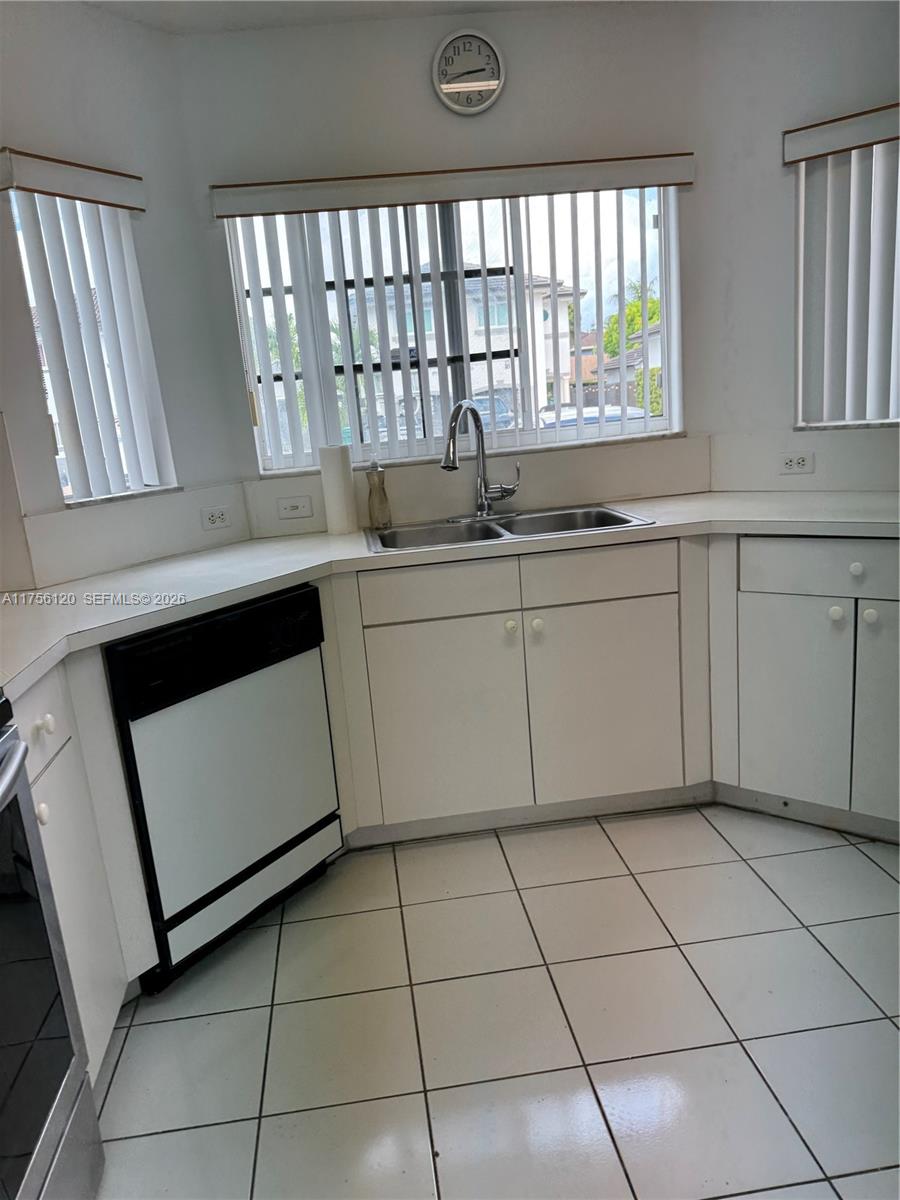 LAGUNA PONDS SEC 2 - Residential