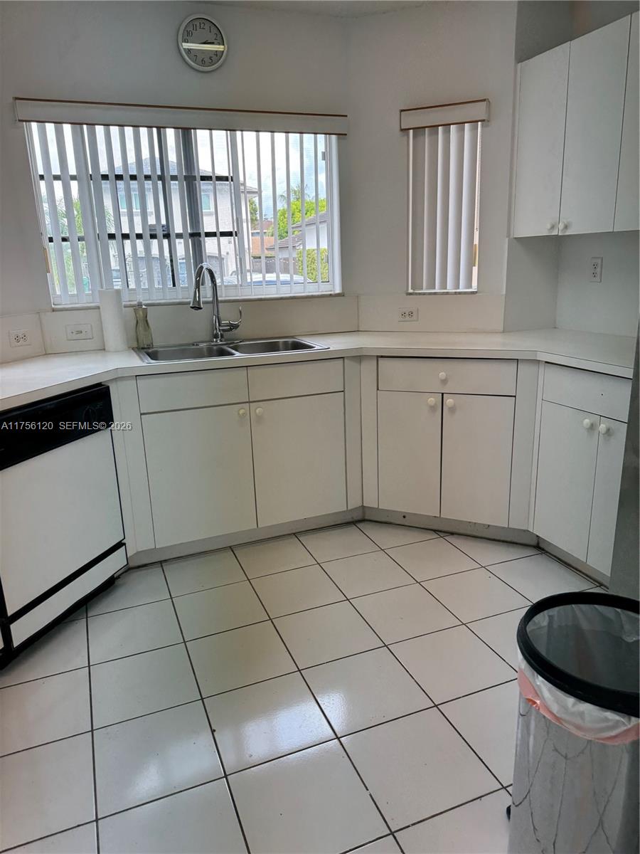 LAGUNA PONDS SEC 2 - Residential