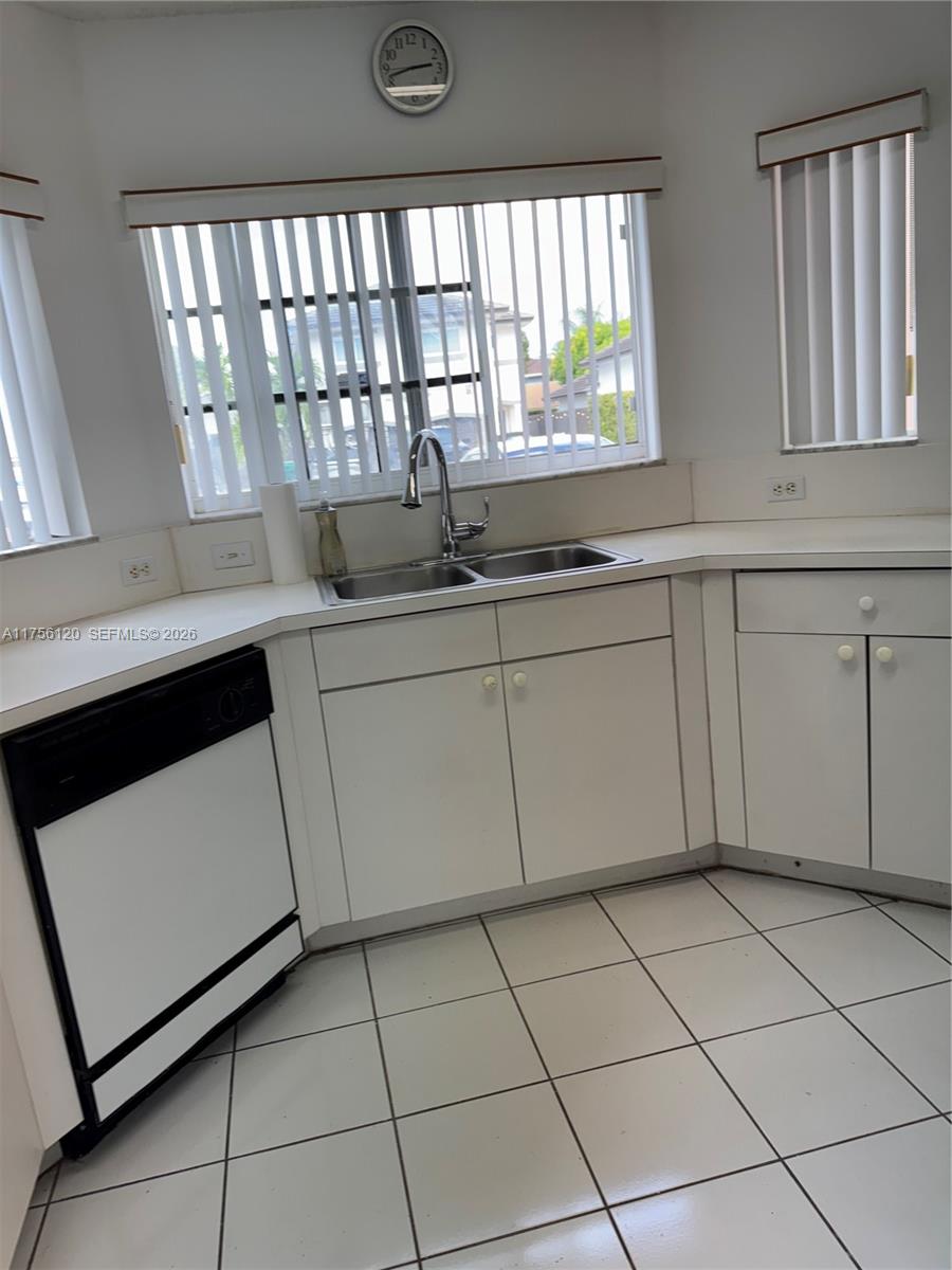 LAGUNA PONDS SEC 2 - Residential