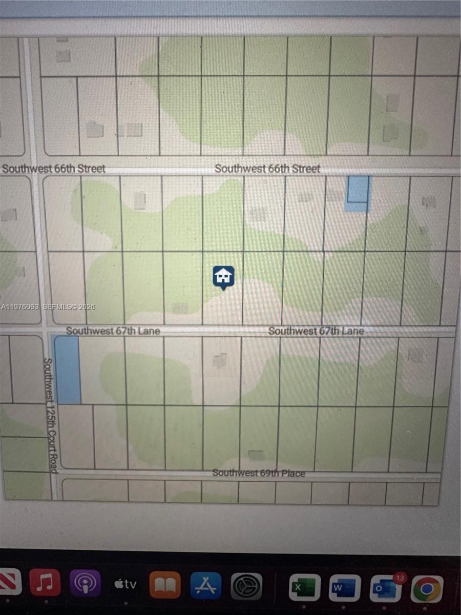 ROLLING HILLS - Land