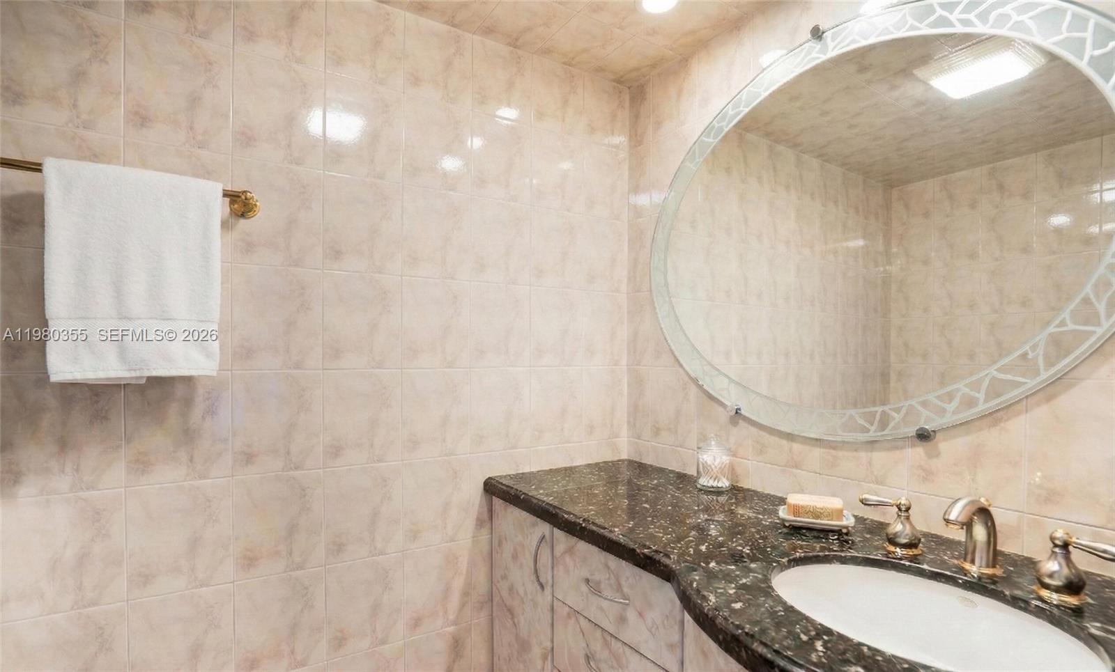 WINSTON TOWERS 200 - Residential