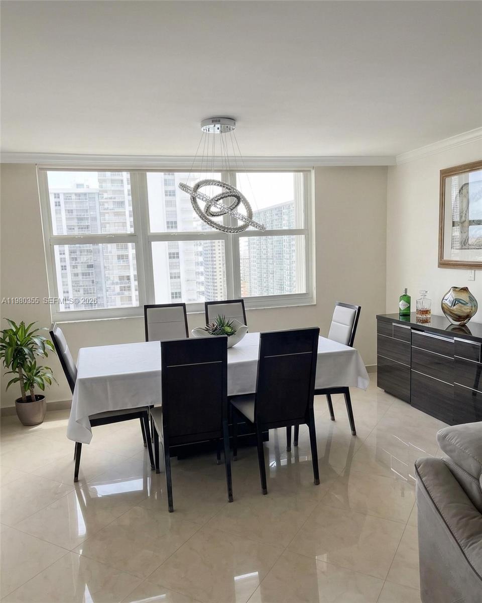 WINSTON TOWERS 200 - Residential