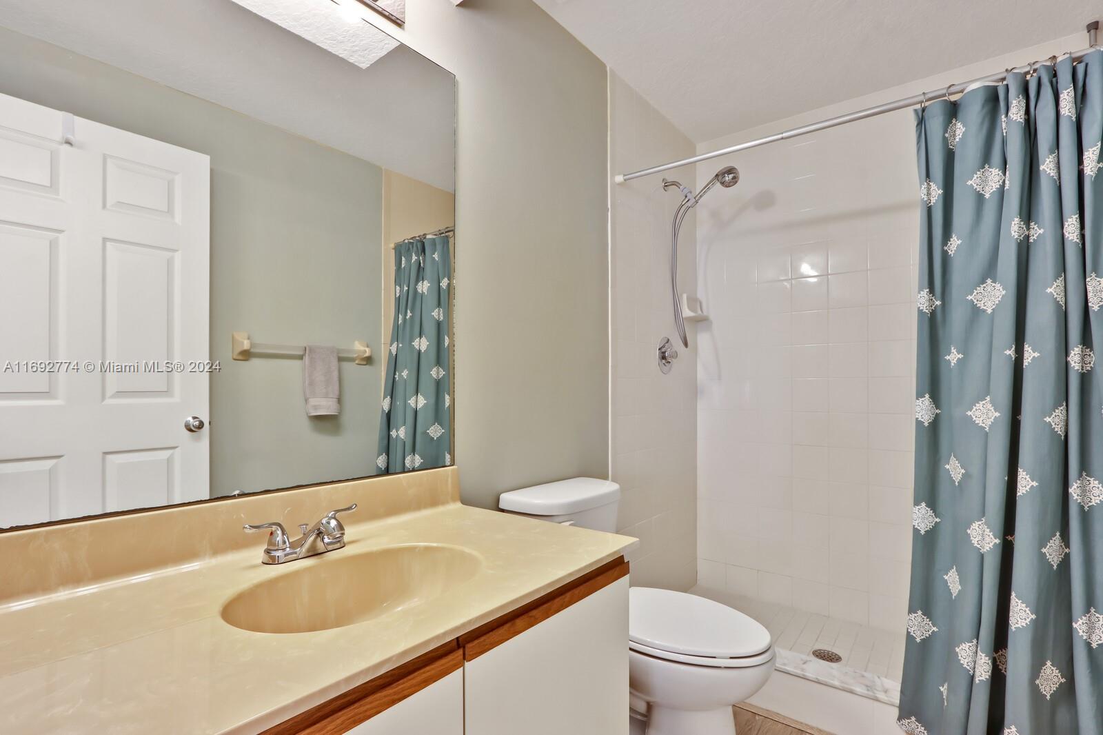 MUIRFIELD CONDO - Residential Lease