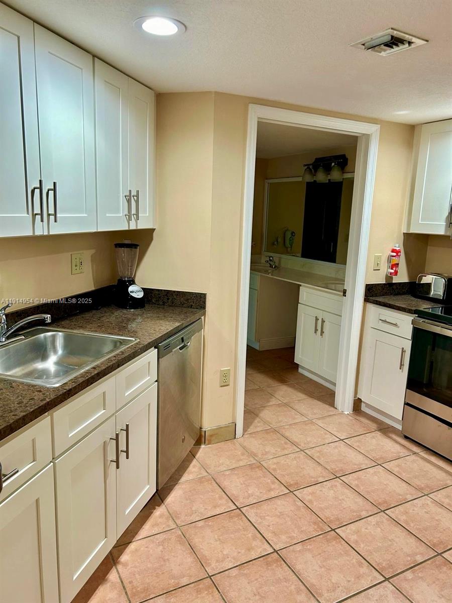 VACATION VILLAGE AT BONAV - Residential Lease