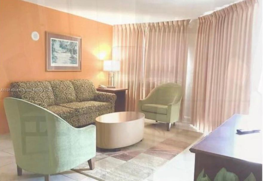 Very bright one bedroom and one-bathroom apartments in Weston, fully furnished, with water, electricity, basic cable and internet included. Don't mis the opportunity to live in a desirable and quiet neighborhood. Laundry in every floor and outside pool. One first month and one deposit, tenant insurance required.
Very fast approval.