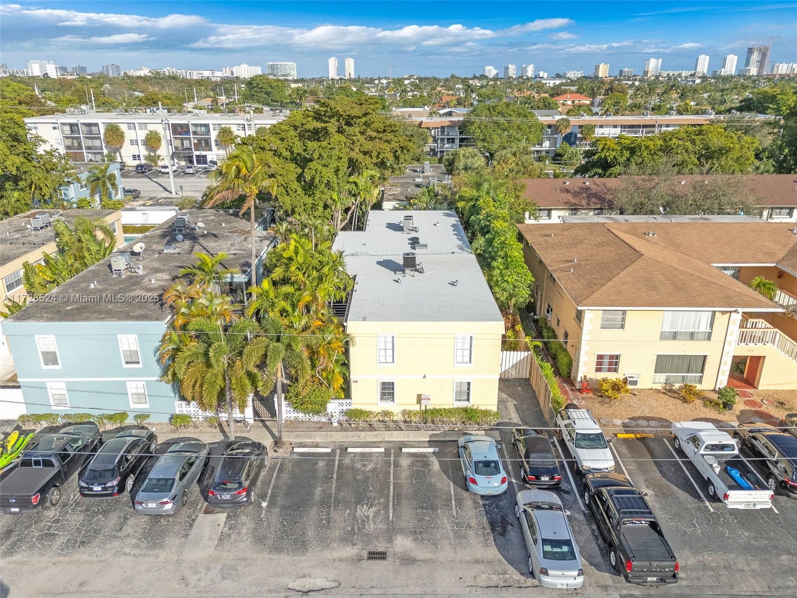 320 Se 10th Ave D, Pompano Beach, Broward County, Florida - 3 Bedrooms  
2 Bathrooms - 
